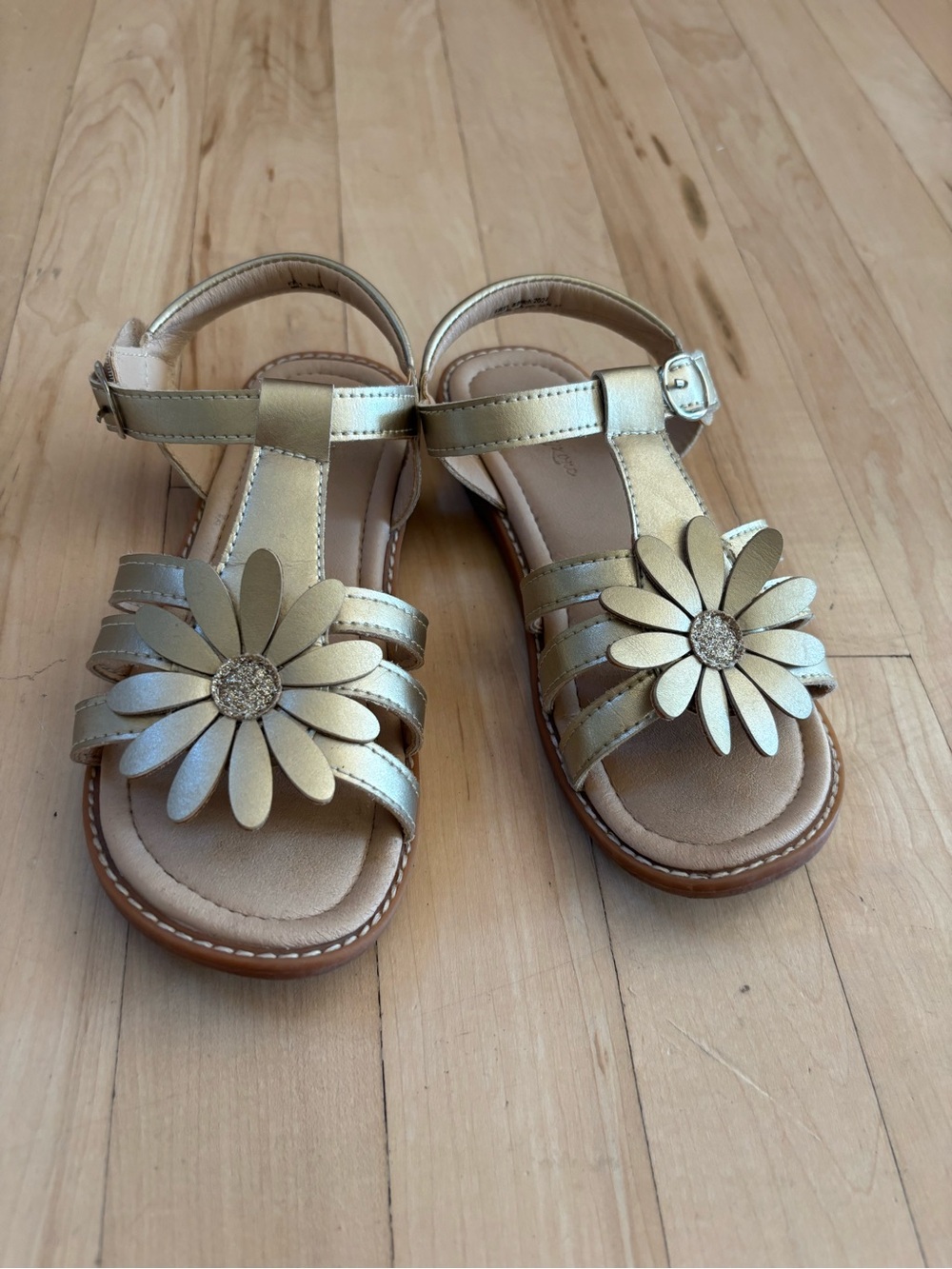 Girls' Metallic Gold Daisy Strap Sandals - Kids
